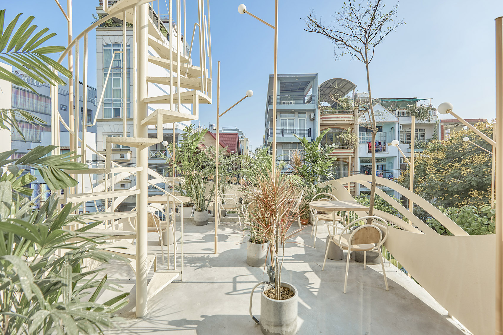 越南胡志明市·September品牌咖啡厅设计 / Red5&amp;Ben Decor