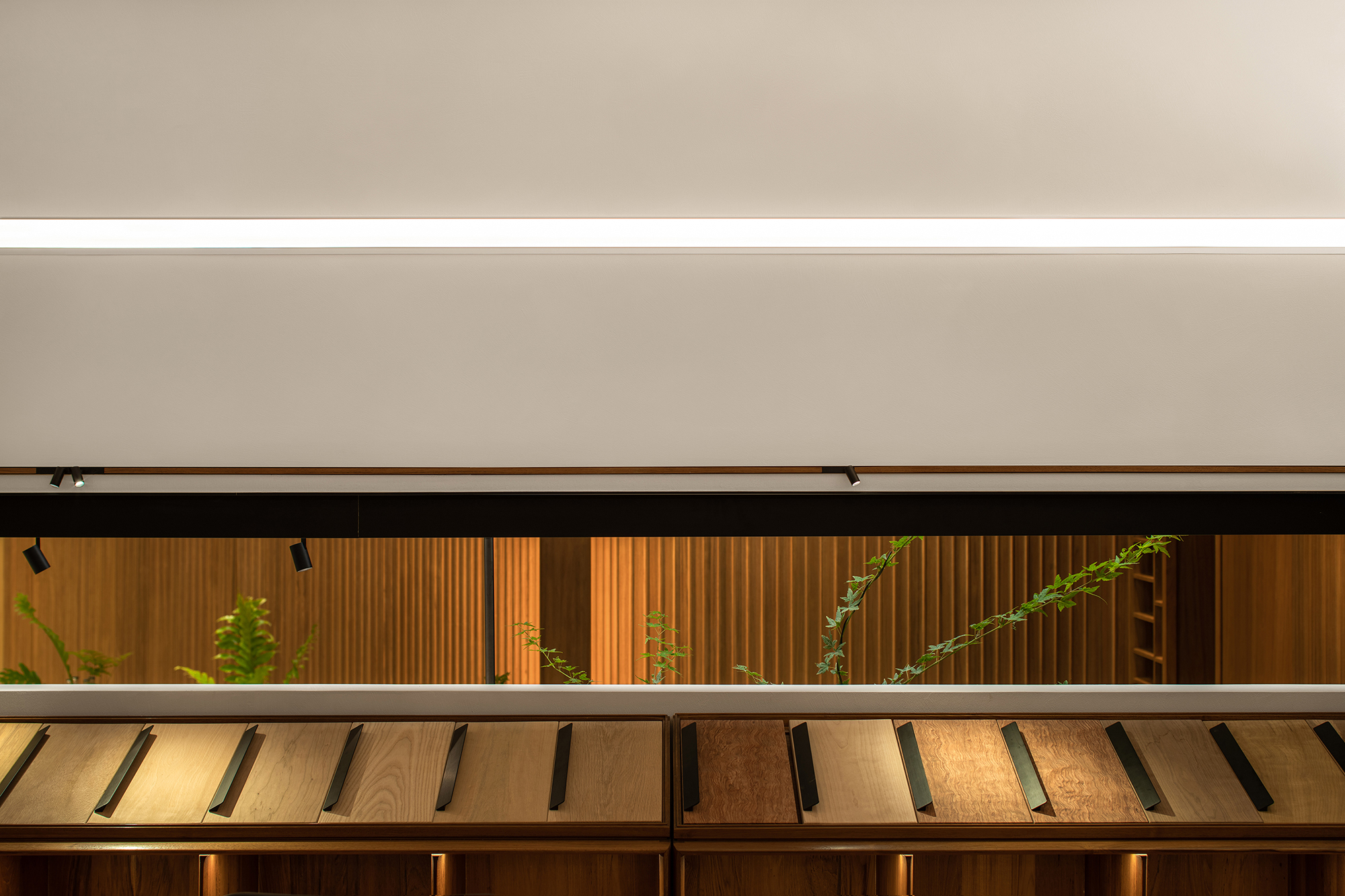 成都·“本木”全屋定制展厅设计 / 蜂鸟