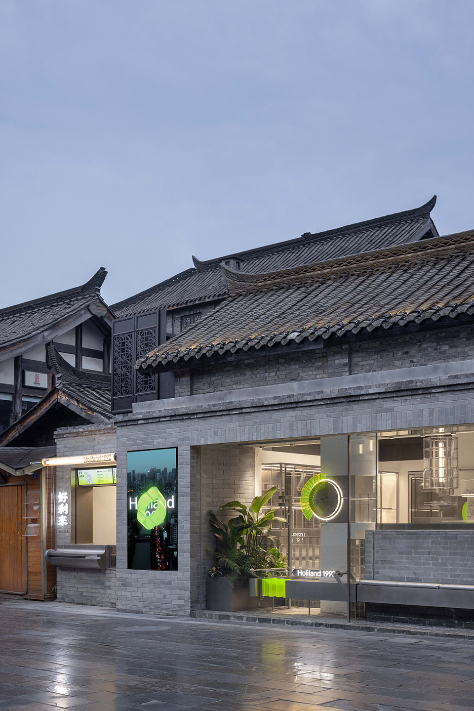 成都·“好利来”概念店(宽窄巷子1992主题店) / Some Thoughts