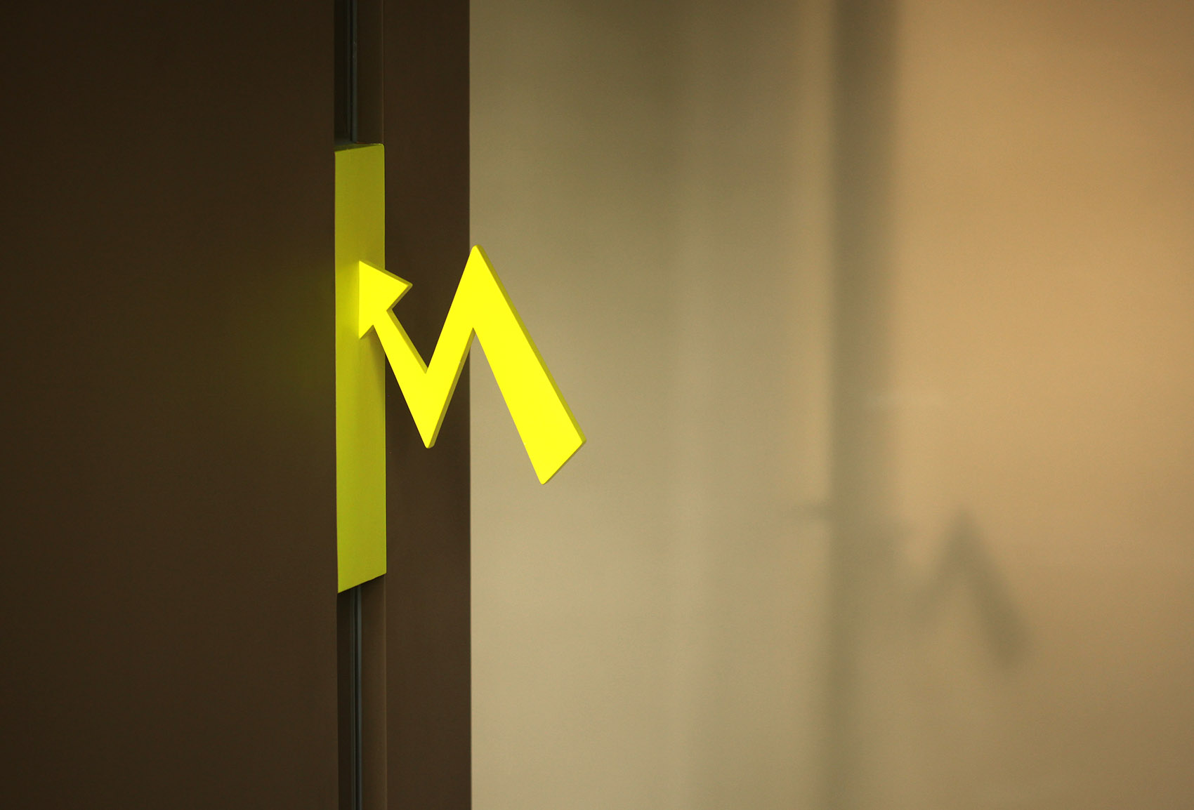 杭州·“RAY PUB暗光”精酿咖啡吧设计 / 观堂