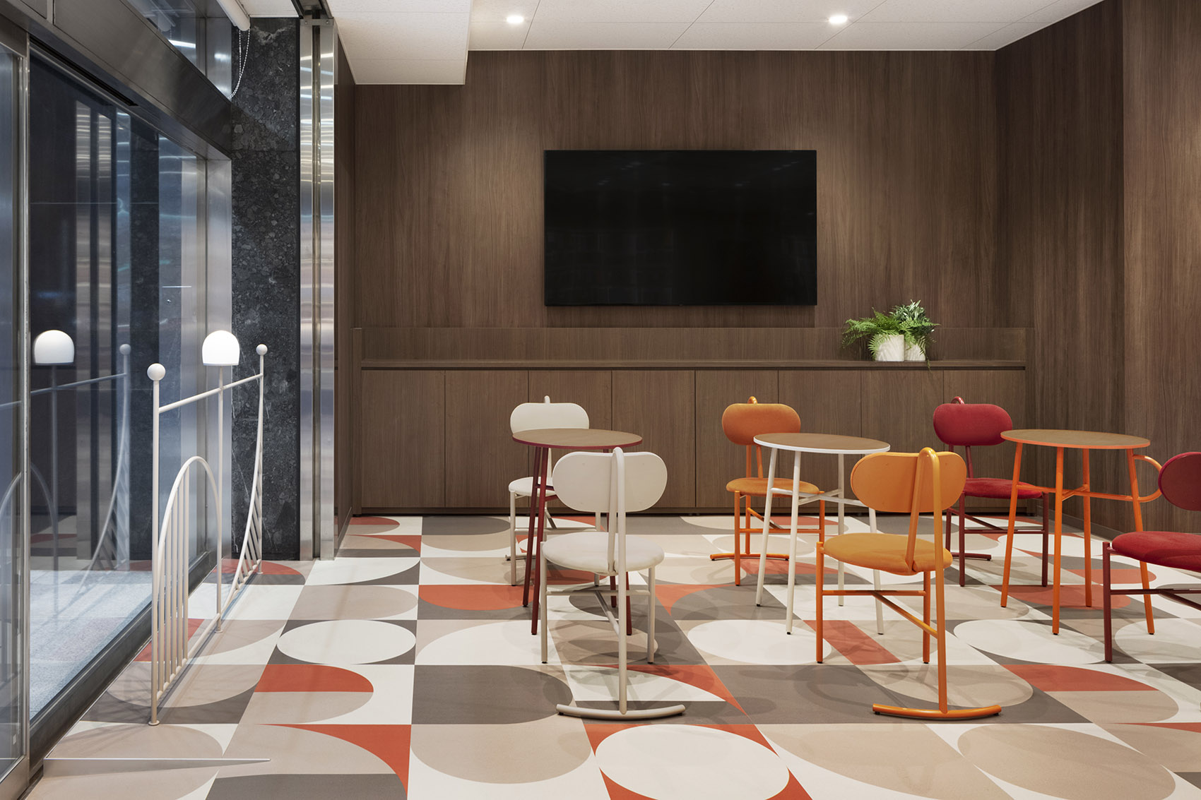 日本·docomo新零售体验店设计 / nendo