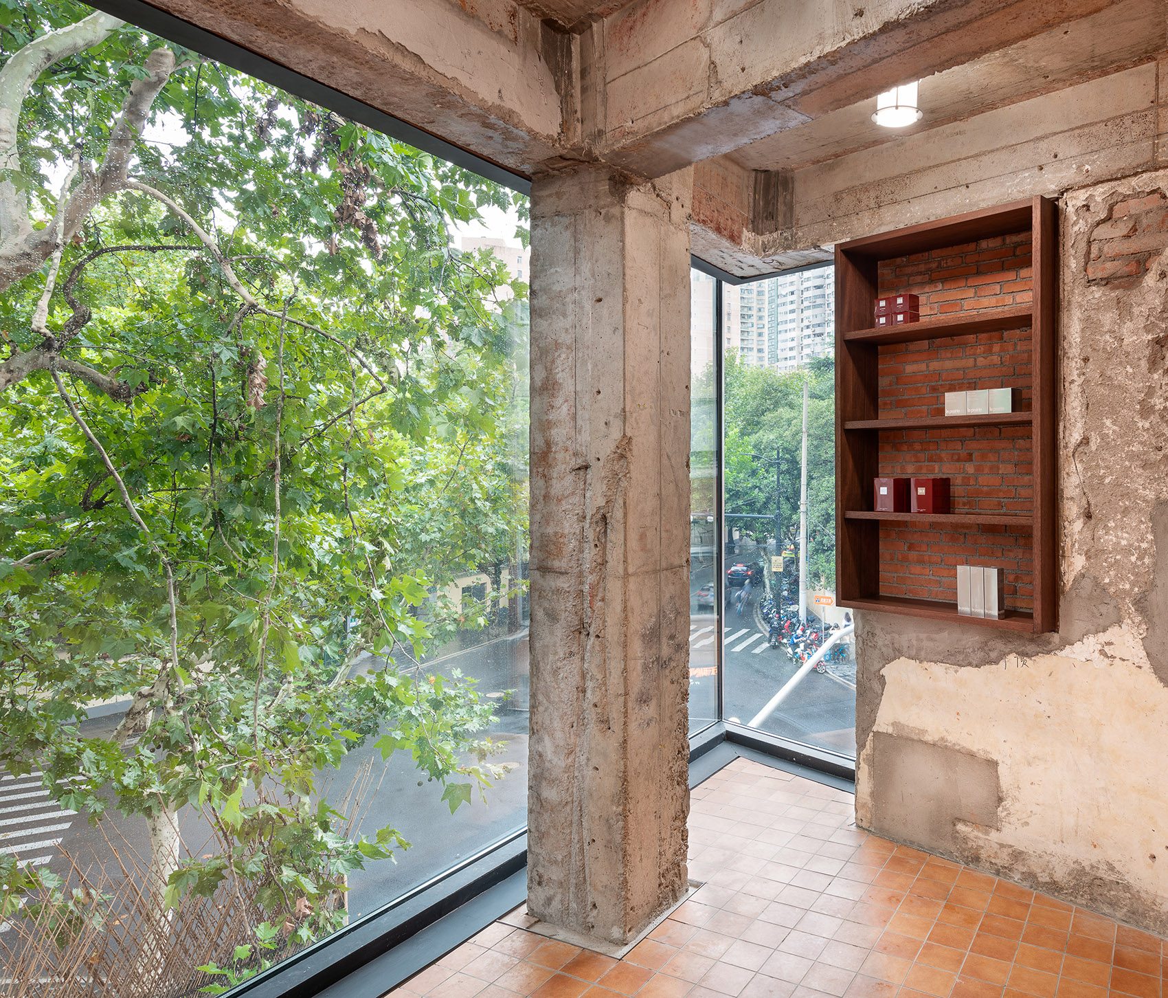 上海·“HARMAY話梅”美妆店(武康路)设计 / AIM恺慕