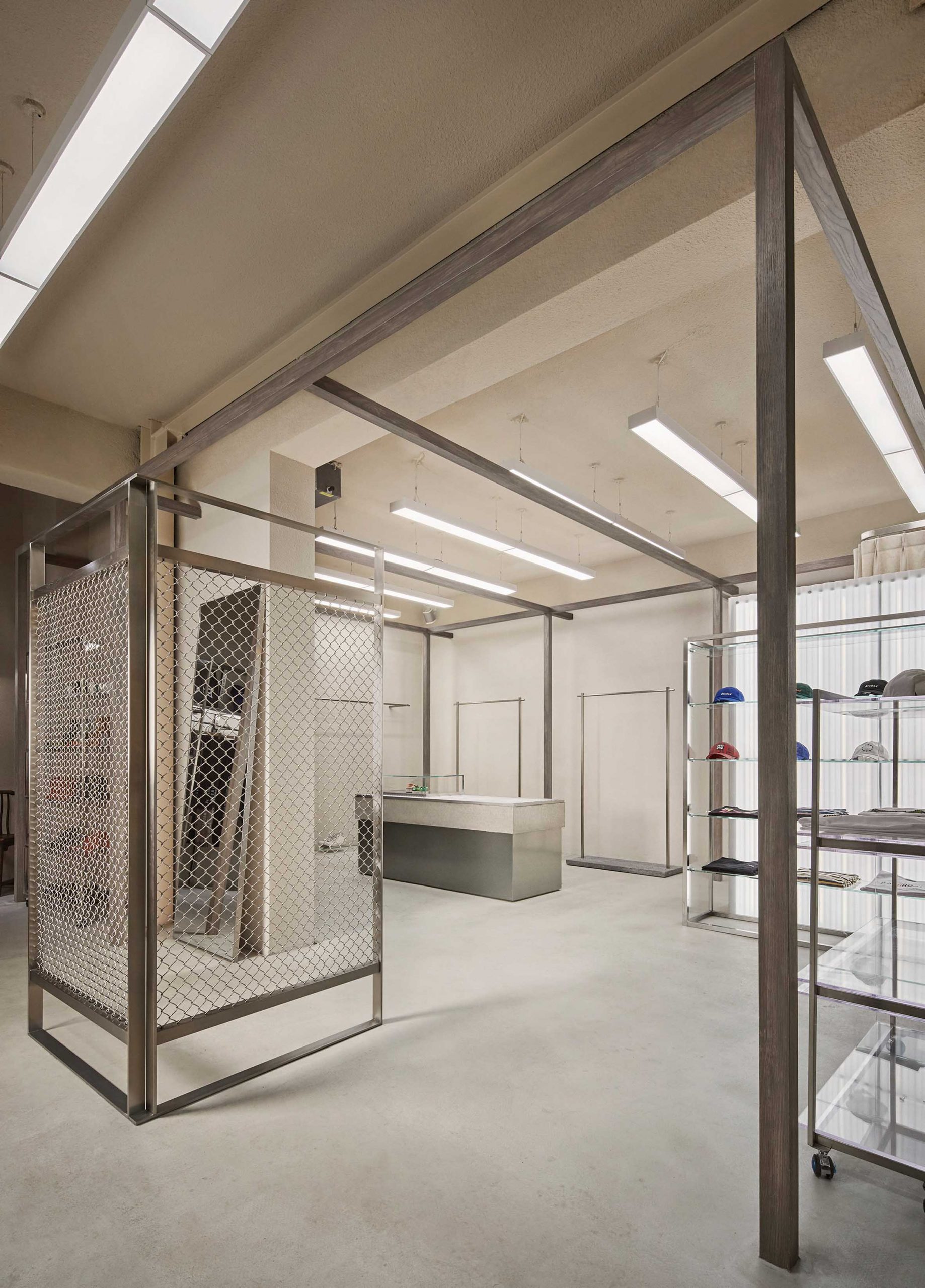 上海·“Canal St.堅尼街”街头时装店 / Sò Studio