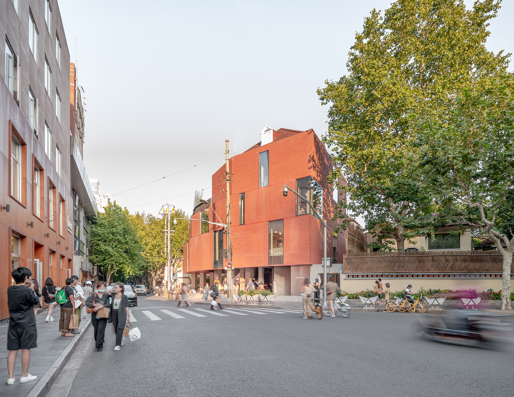 上海·“HARMAY話梅”美妆店(武康路)设计 / AIM恺慕