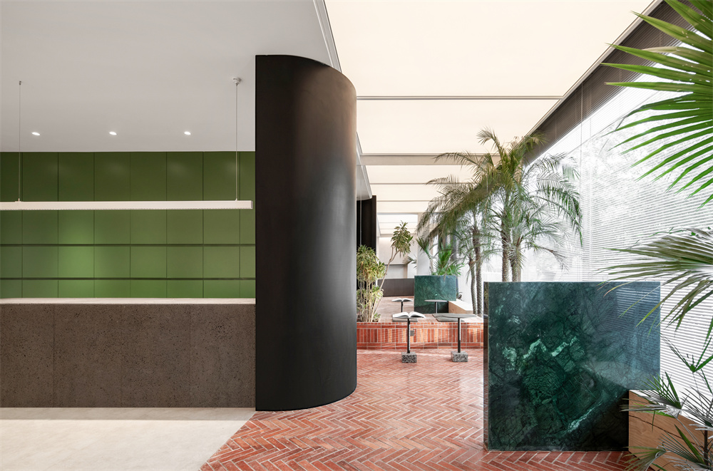 太原·WEI STUFF女装店设计 / 末染