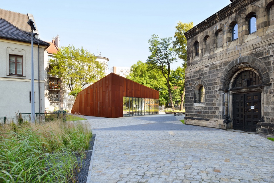 St. Hyacinth教堂旁的文化教育中心和玫瑰念珠花园&middot;波兰 | Medusa Group Architects