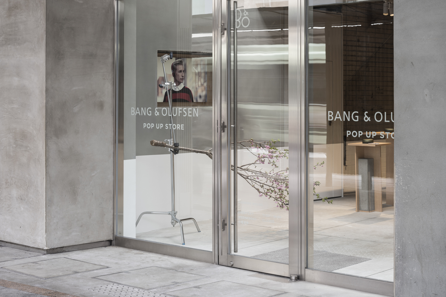 京都·Bang&Olufsen音响快闪店 / 关佑介