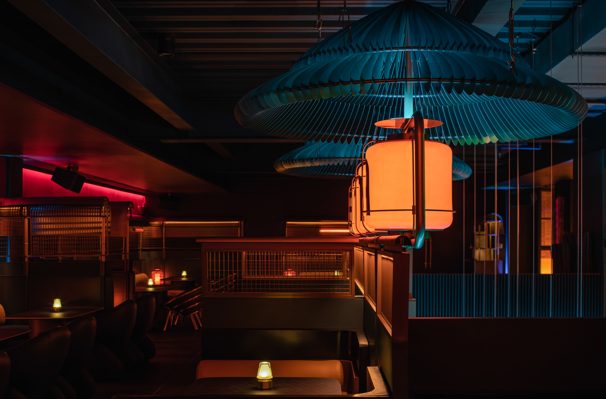 成都·“贰麻”酒馆设计(太古里店) / HDC蜂鸟