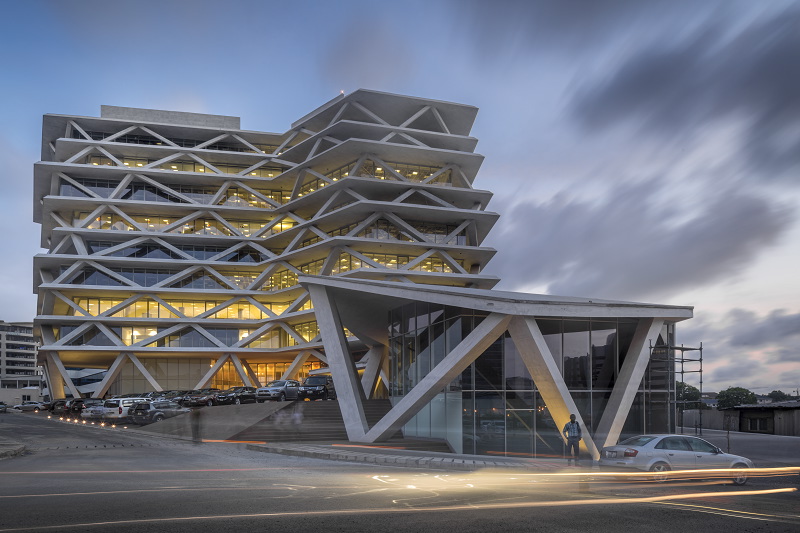 One Airport Square综合大楼·加纳 | MC A建筑事务所