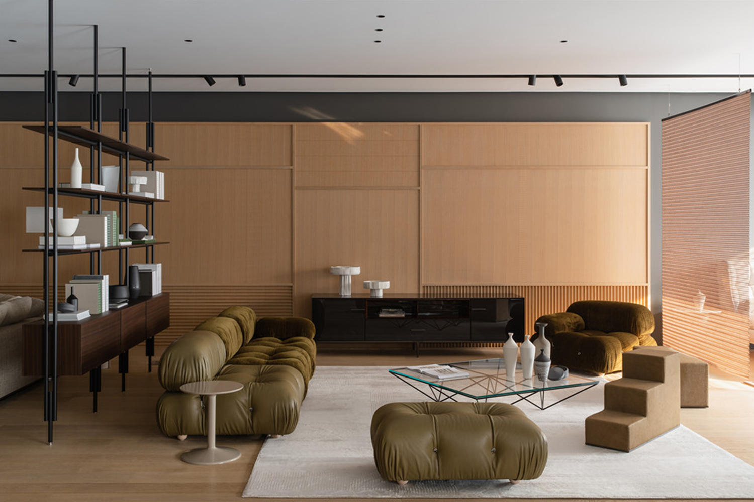 宁波·“B&amp;B ITALIA”家具店设计 / 正反