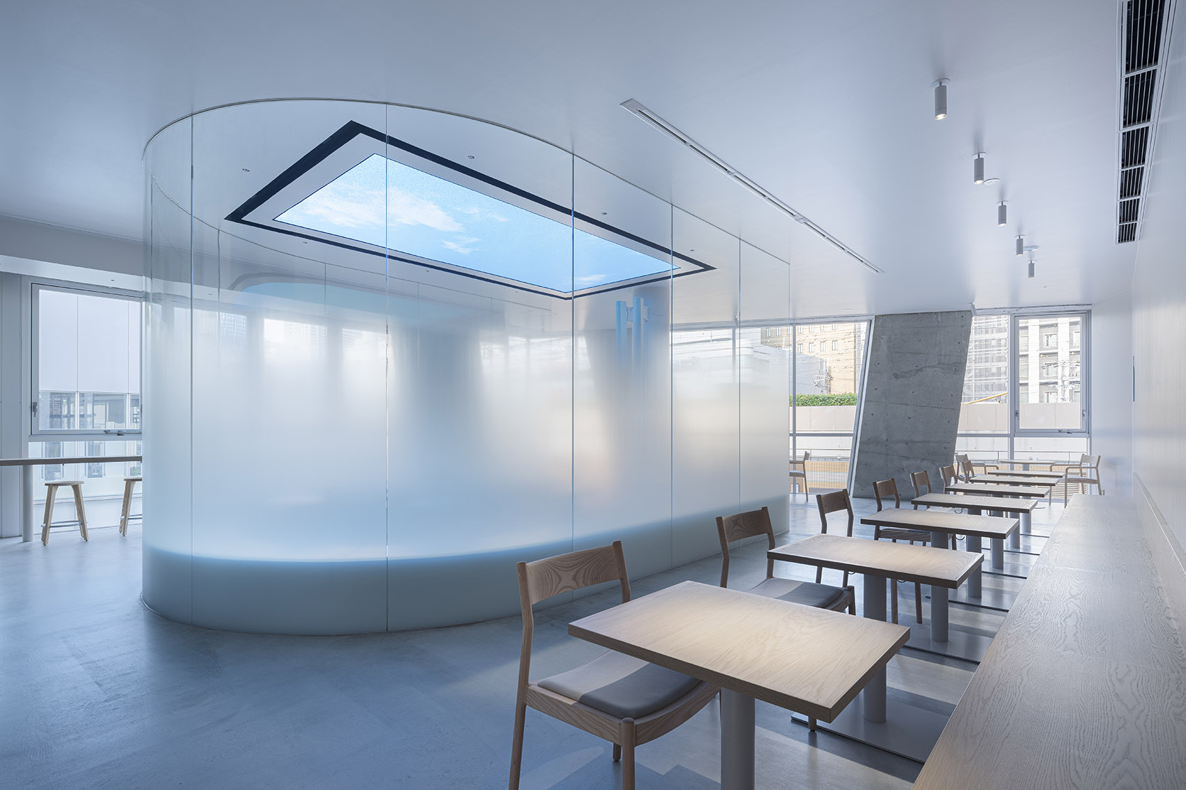 日本大阪·“Blue Bottle Coffee”蓝瓶咖啡厅(梅田茶屋町店) / I IN