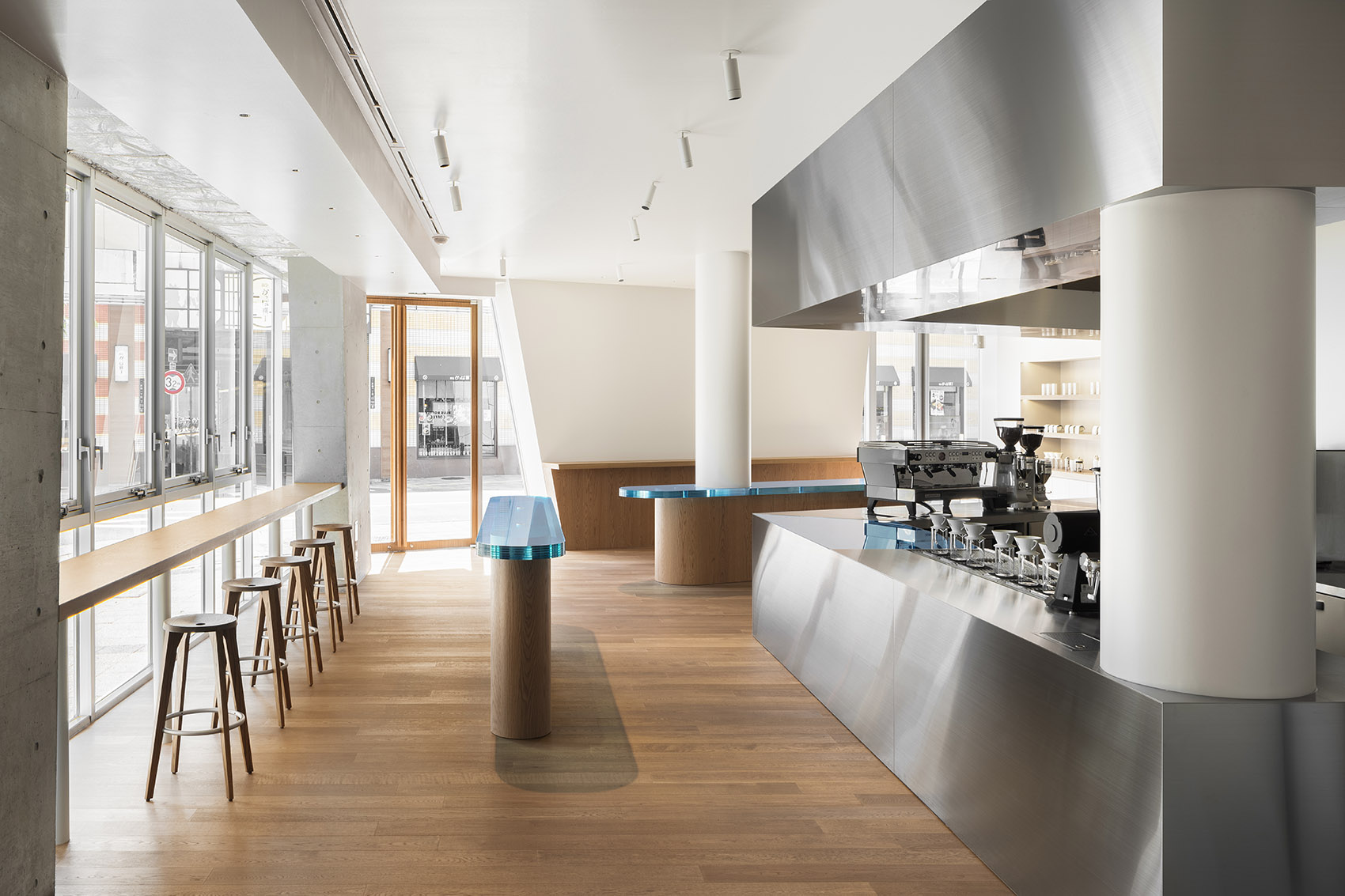 日本大阪·“Blue Bottle Coffee”蓝瓶咖啡厅(梅田茶屋町店) / I IN