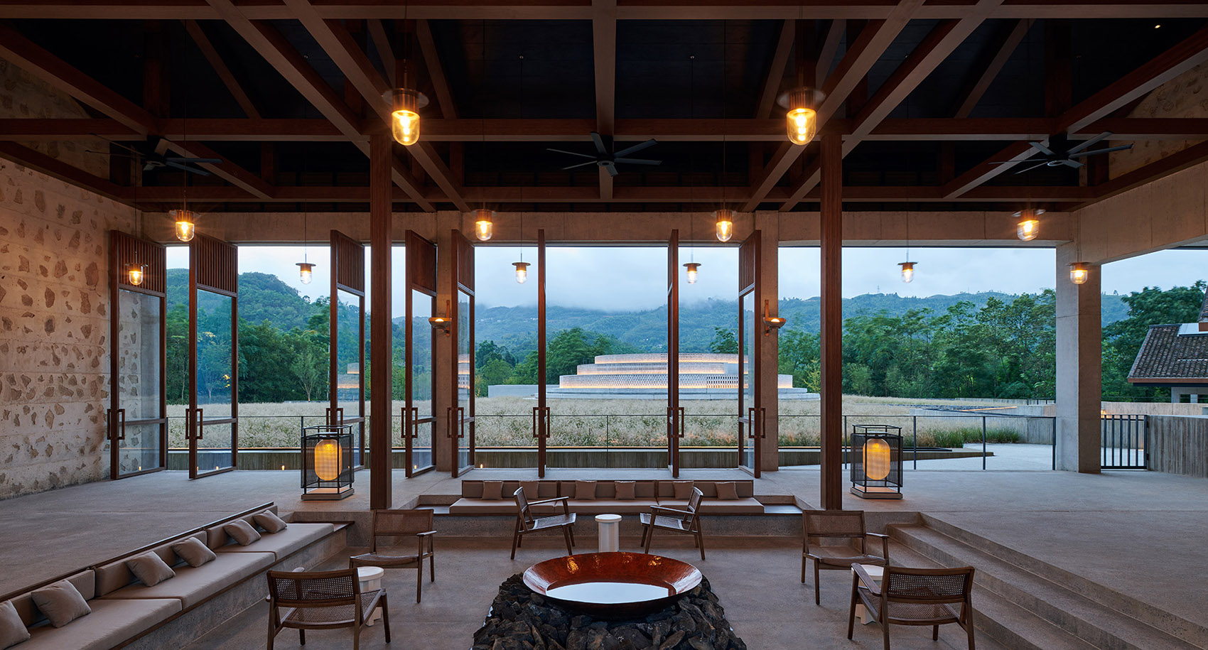 四川峨眉山·“叠川”麦芽威士忌酒厂设计 / 如恩