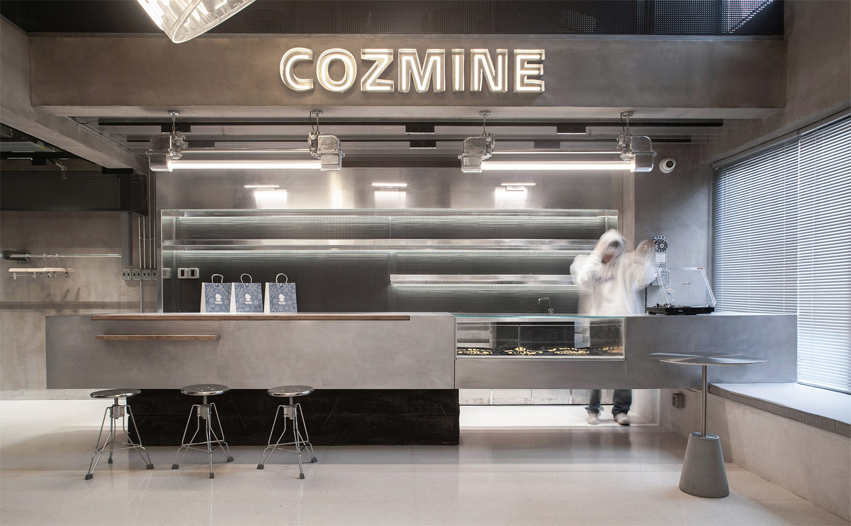 武汉·COZMINE线下集合店设计 / 外物