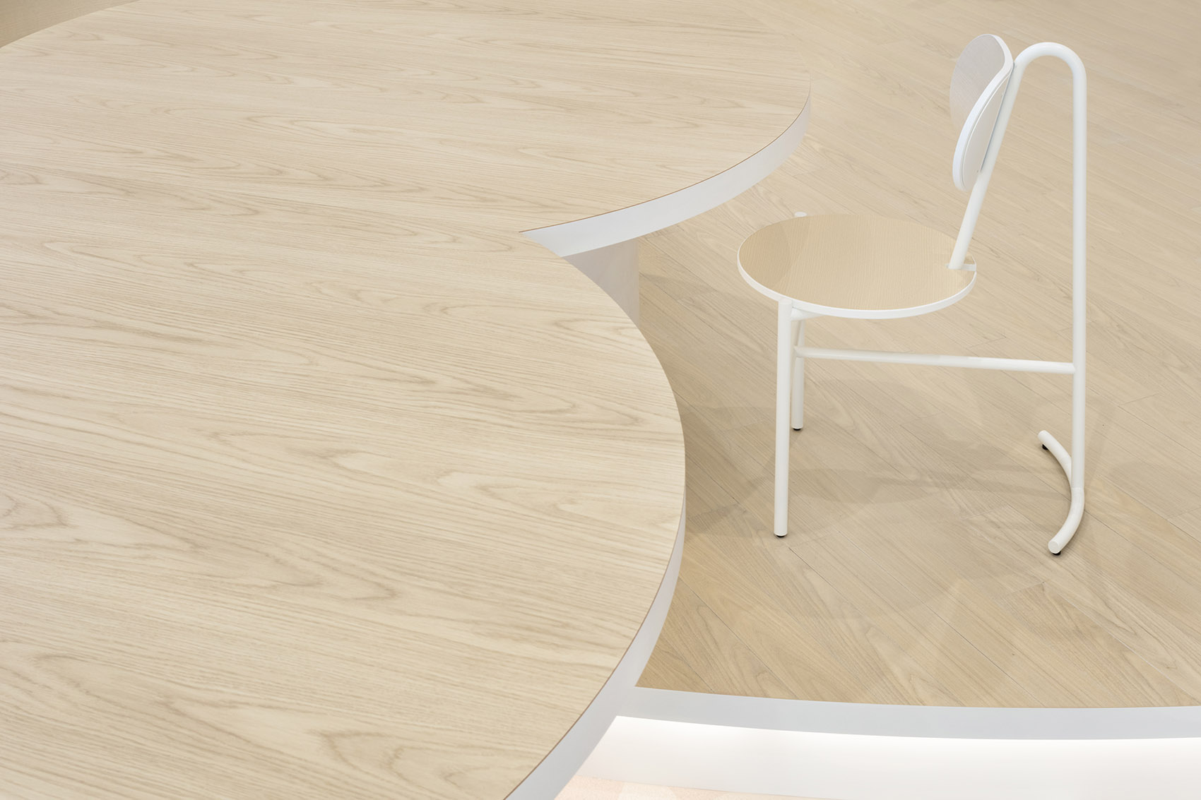 日本·docomo新零售体验店设计 / nendo