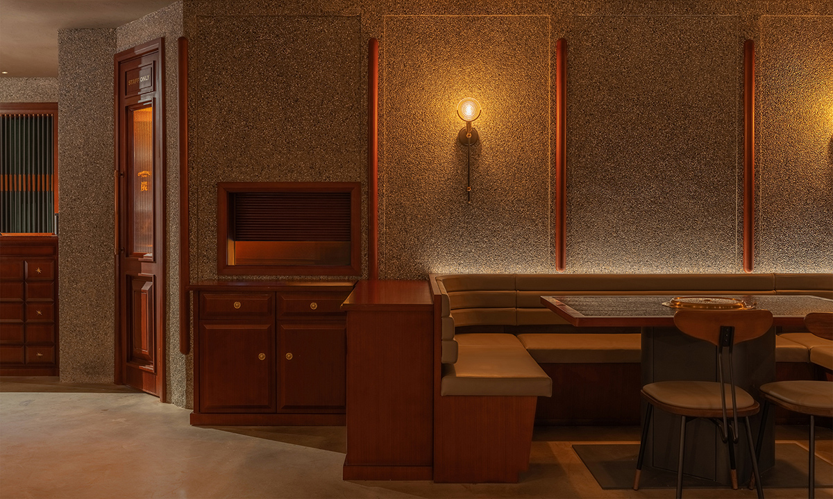 成都·“萬兩烧肉”复古餐厅设计 / LuckyDesign