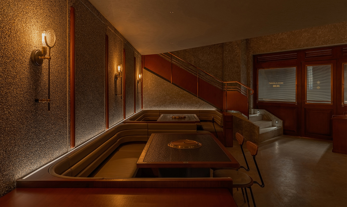 成都·“萬兩烧肉”复古餐厅设计 / LuckyDesign