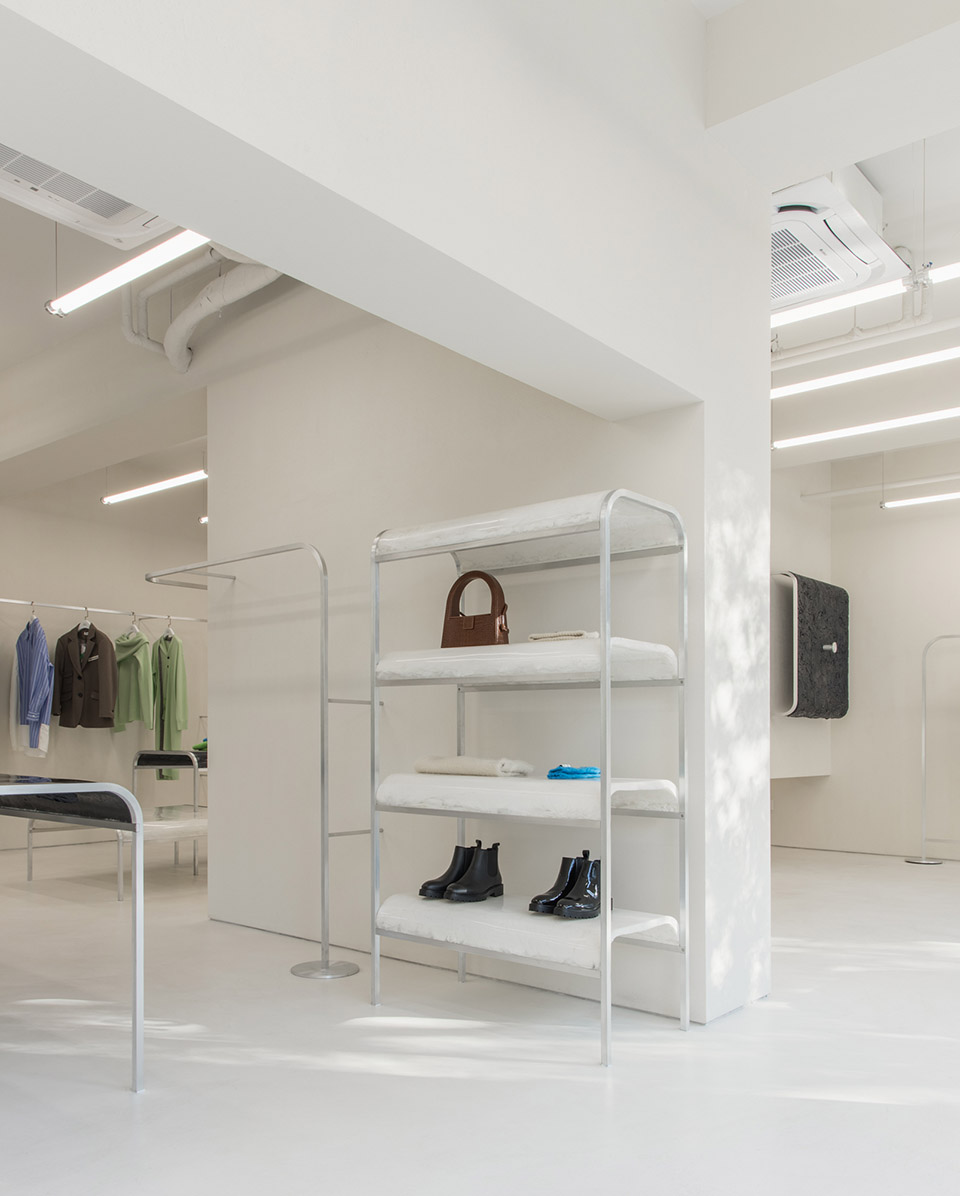 上海·“Short Sentence短句”服装店设计 / AIM 恺慕