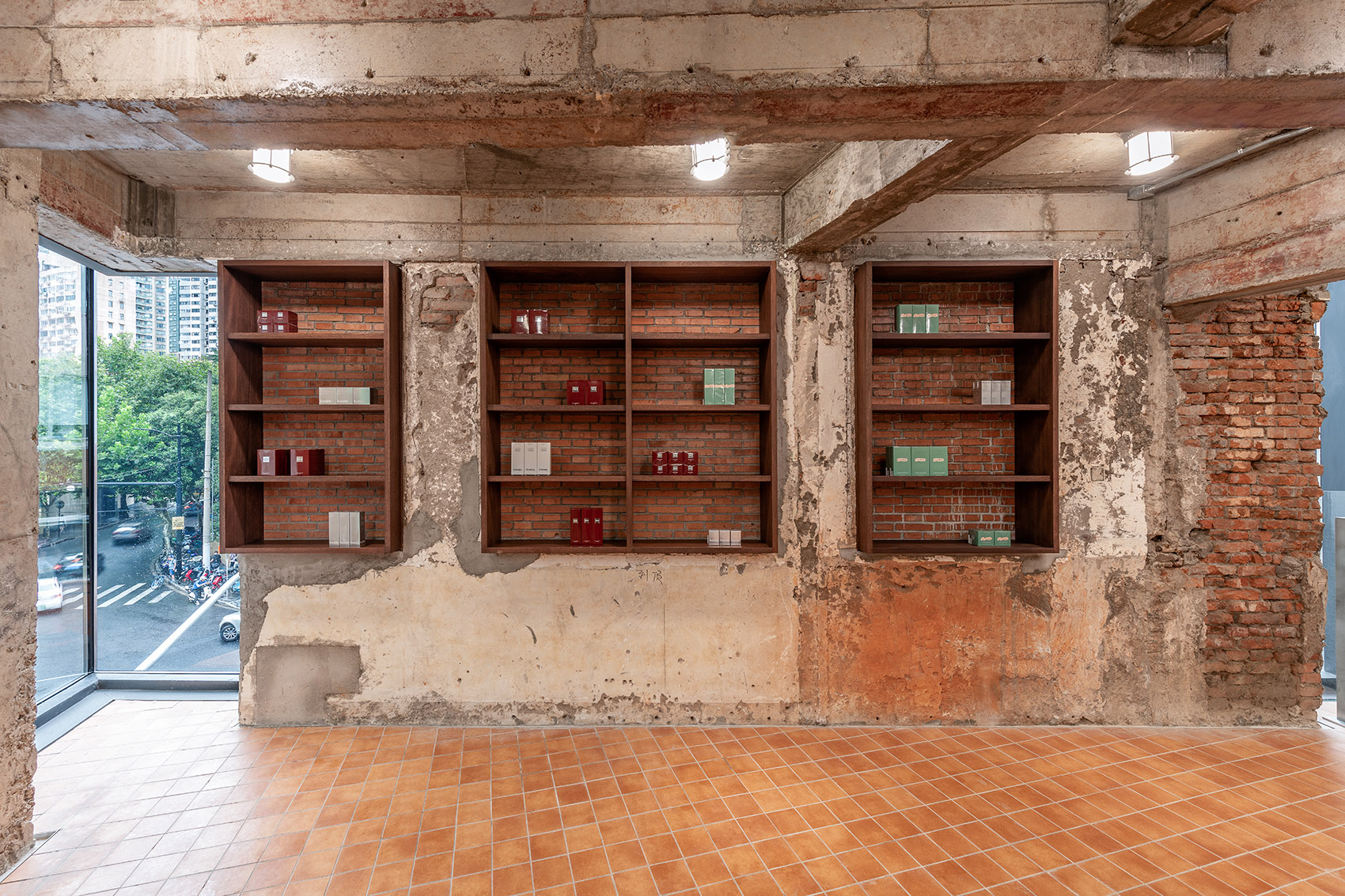 上海·“HARMAY話梅”美妆店(武康路)设计 / AIM恺慕