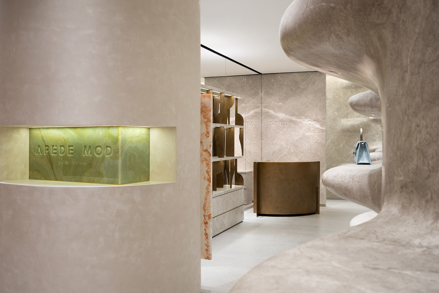 上海·APEDE MOD旗舰店设计 / Say Architects