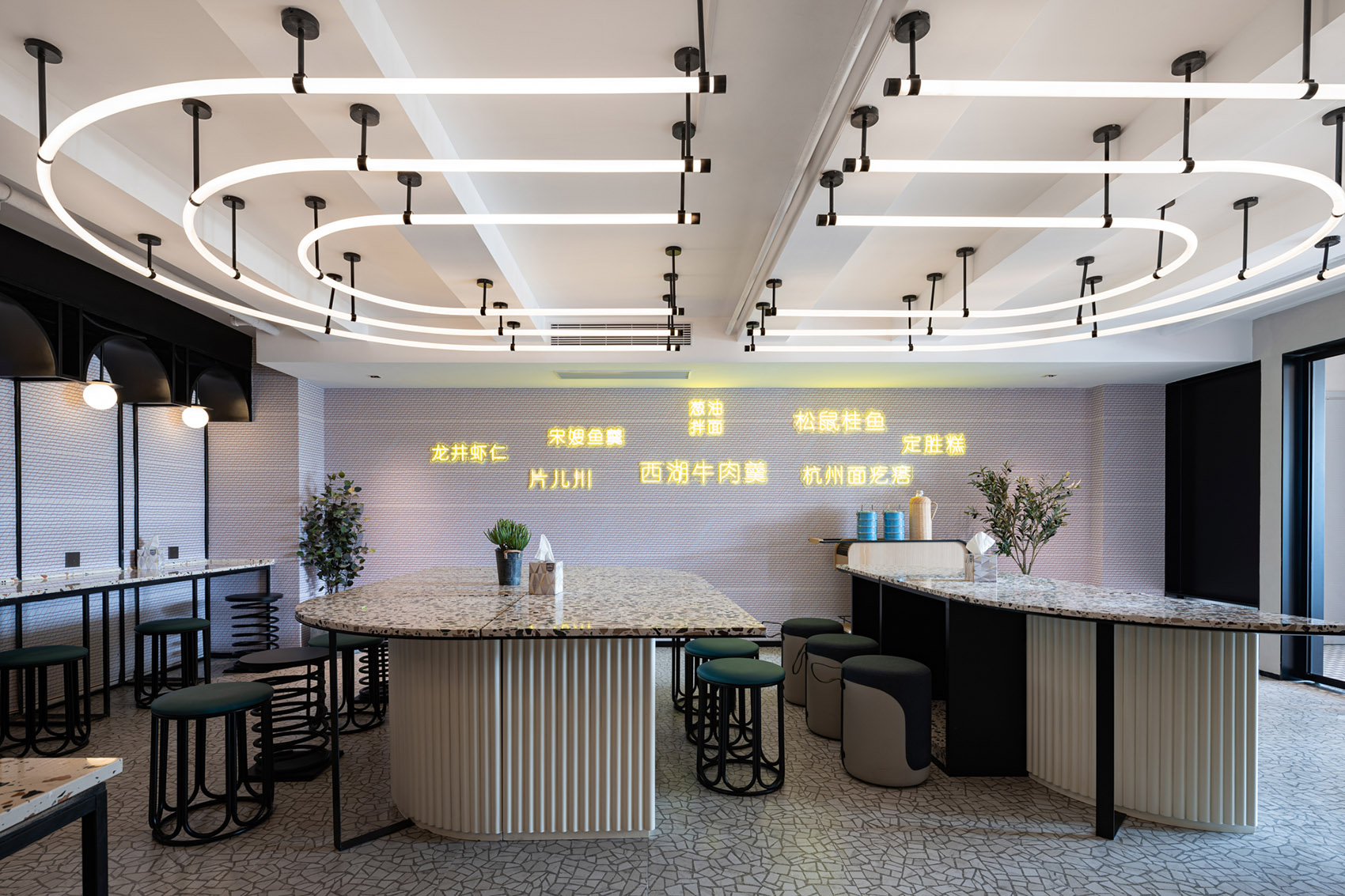 杭州·“LYF络驿坊”公寓式酒店设计 / 朗奥建筑