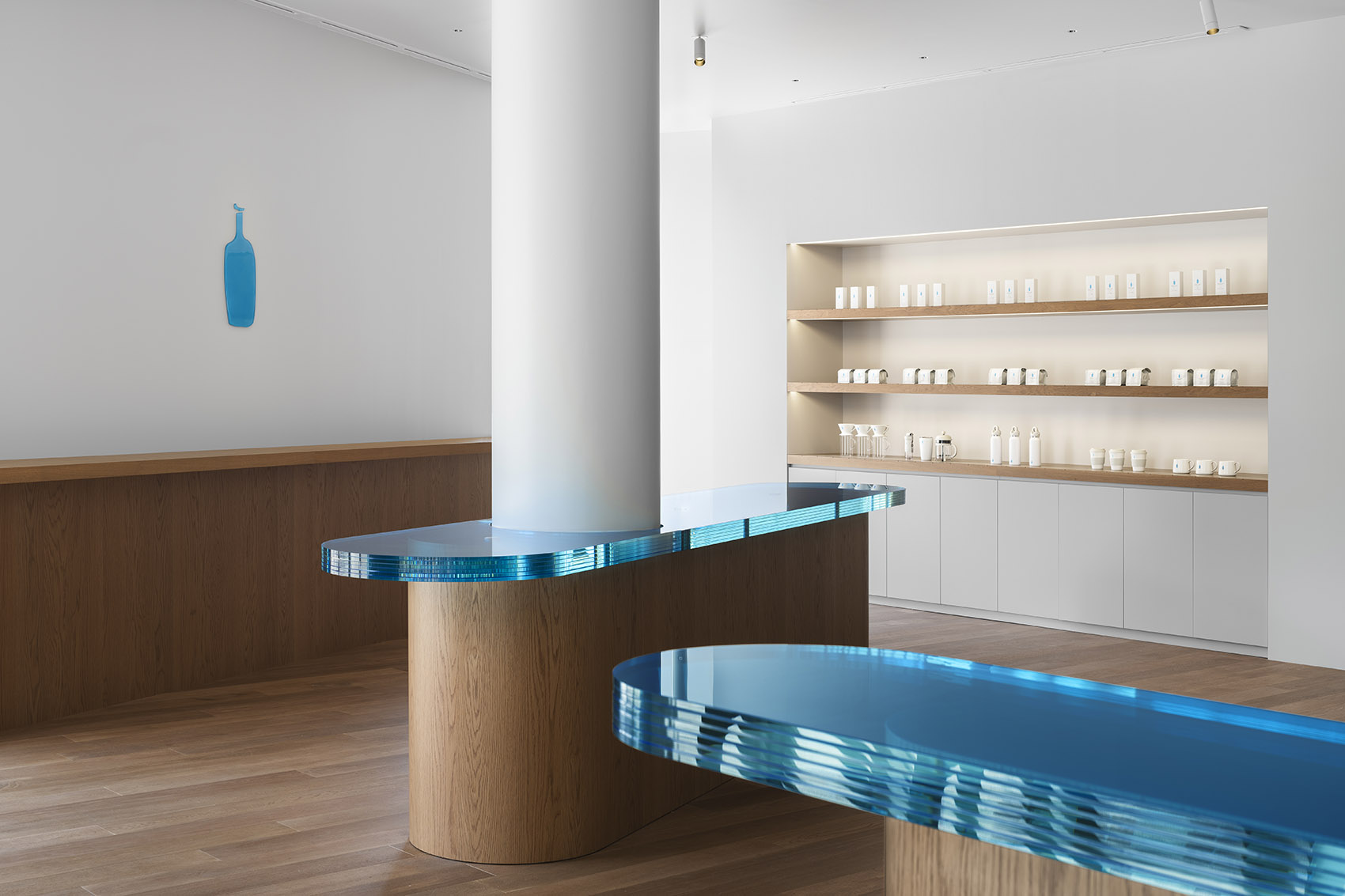 日本大阪·“Blue Bottle Coffee”蓝瓶咖啡厅(梅田茶屋町店) / I IN