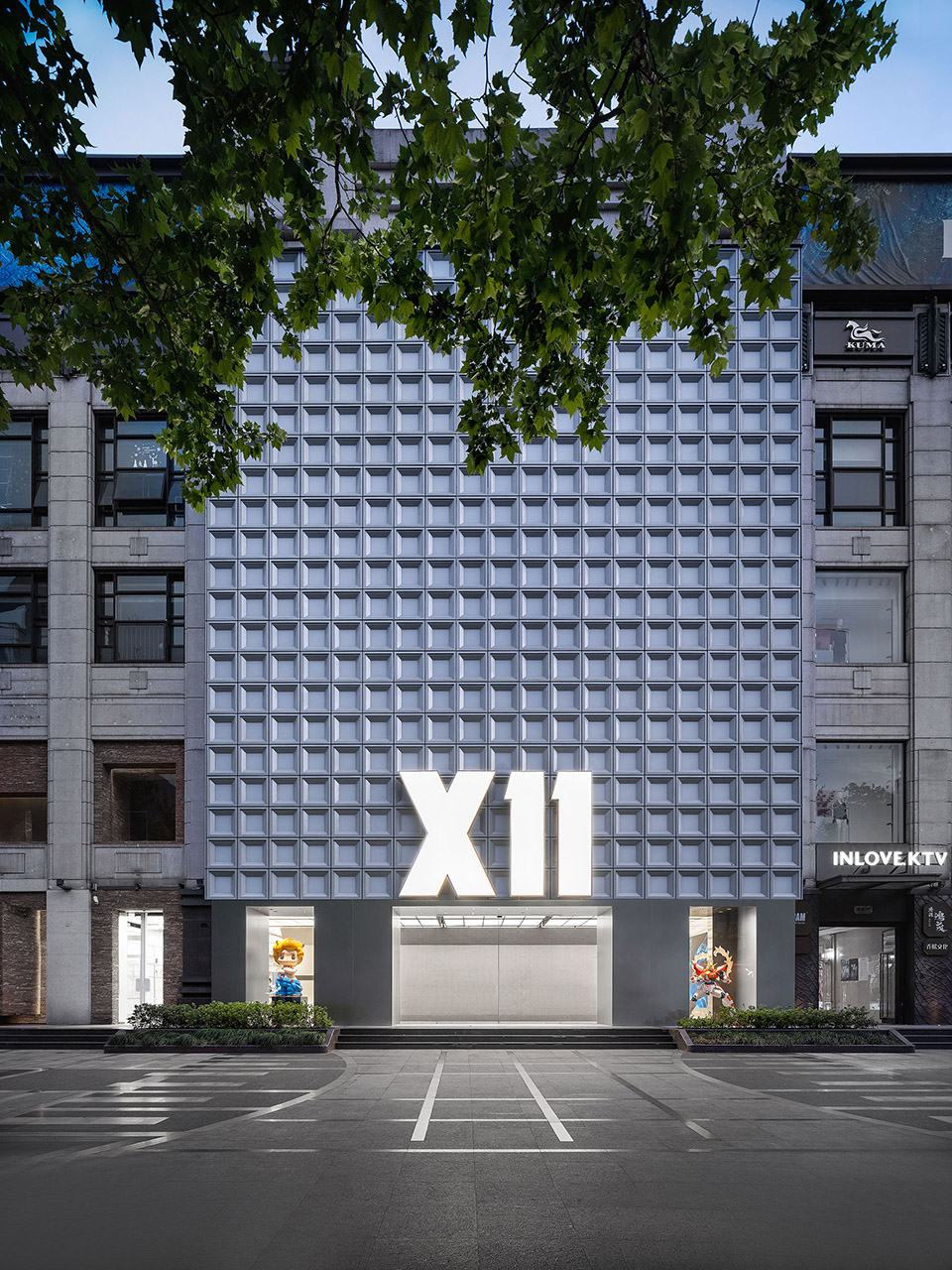 上海·X11潮玩集合全球旗舰店 / BloomDesign