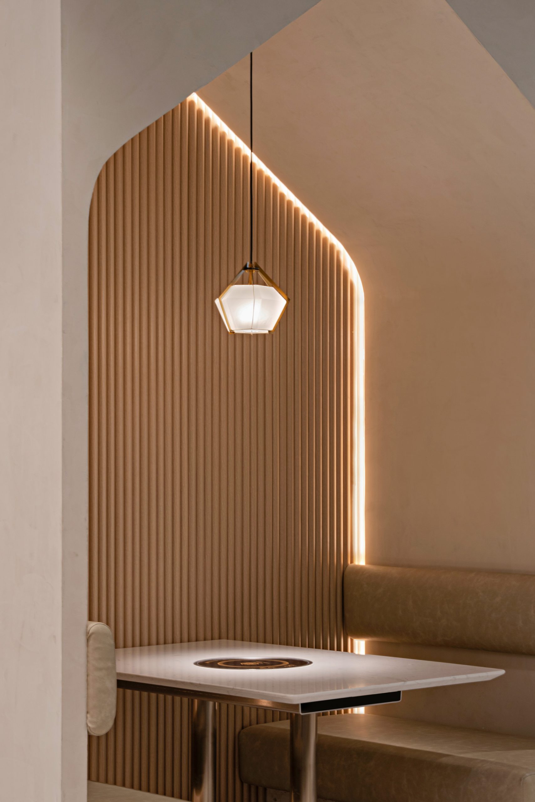 广州·“椰客”椰子鸡火锅餐厅(CC环贸中心店) / 艺鼎