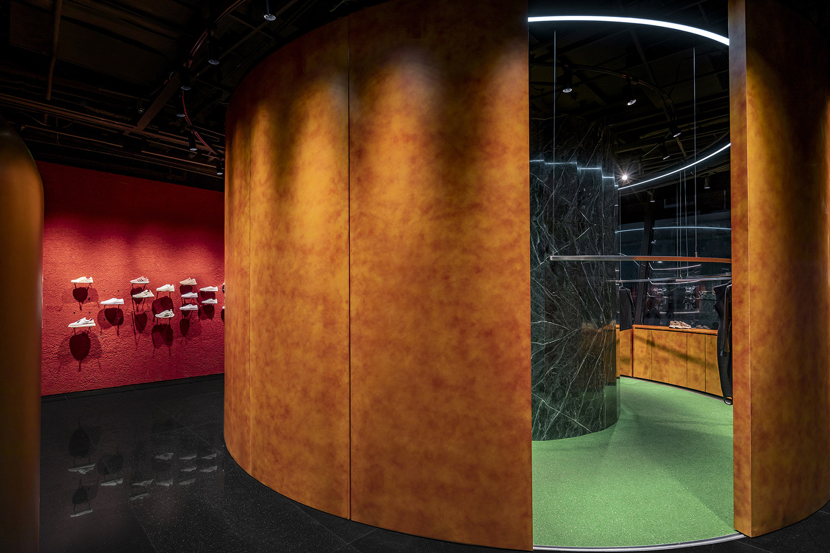 北京·KIKS潮牌店(3.3大厦店) / ROOI诺亿