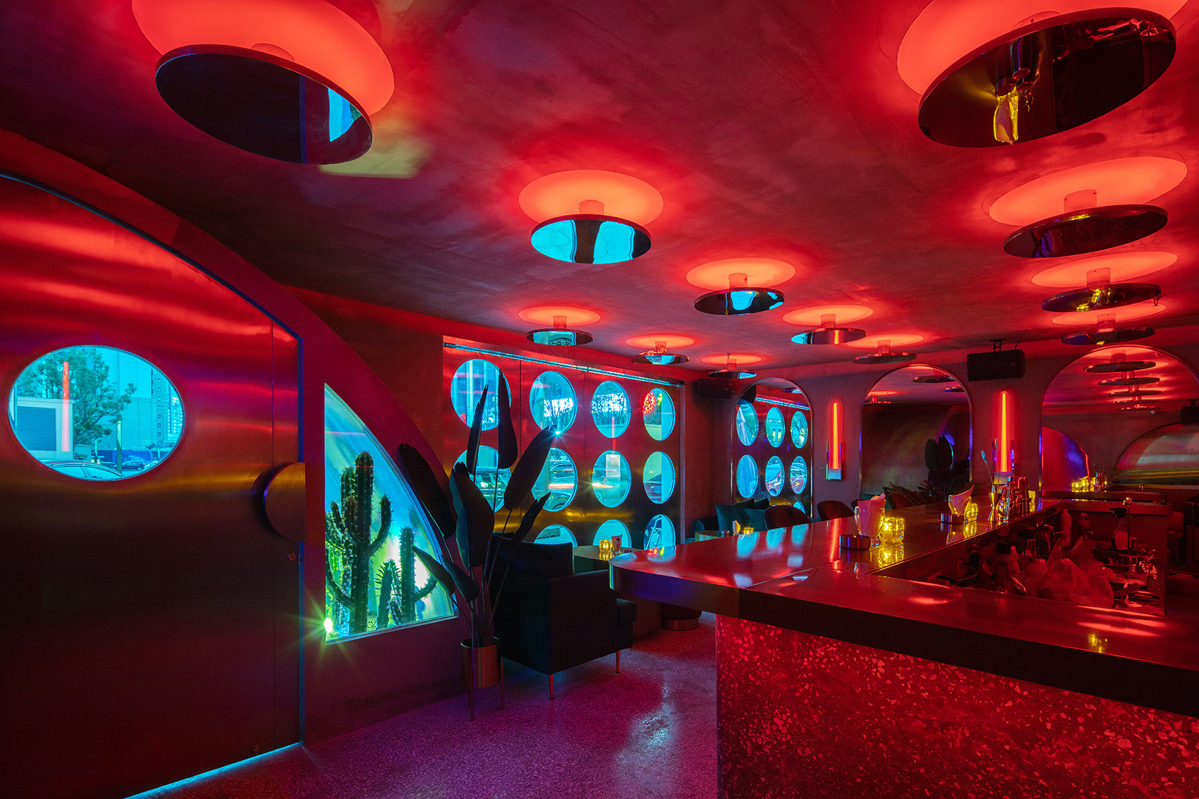 武汉·MOLLY CLUB餐饮娱乐空间 / 间禾建筑