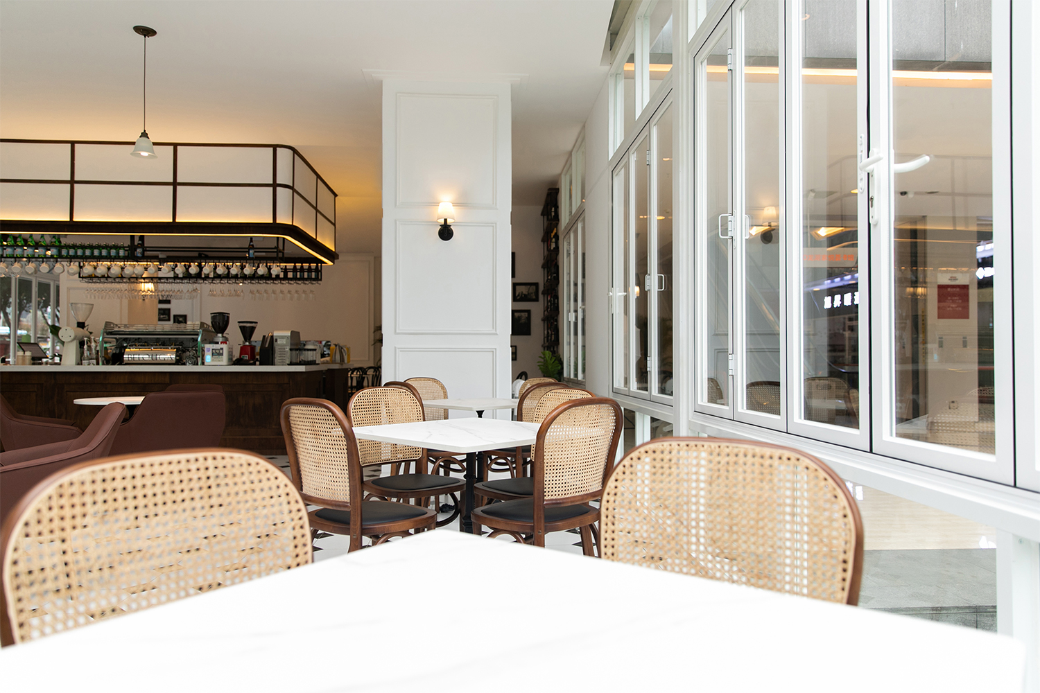 重庆·“BELOUGA白鲸”餐酒吧设计 / KONDAS DESIGN
